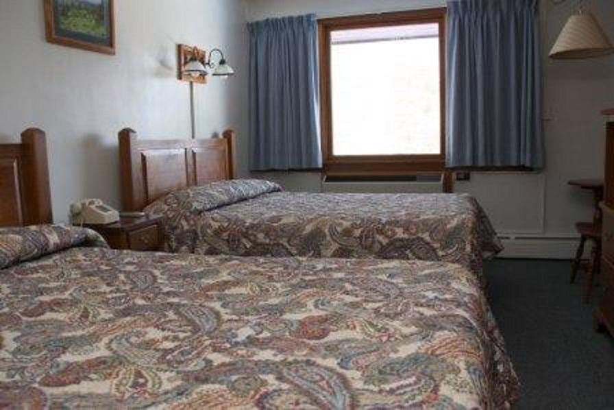 Blackwater Falls State Park Lodge Davis Room photo