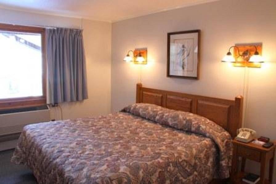 Blackwater Falls State Park Lodge Davis Room photo